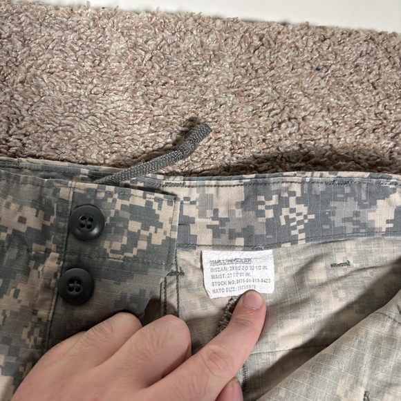 Vintage US Army Combat Uniform Pants Digital Camo Cargo Men's 32x31 Button Fly - Picture 3 of 8
